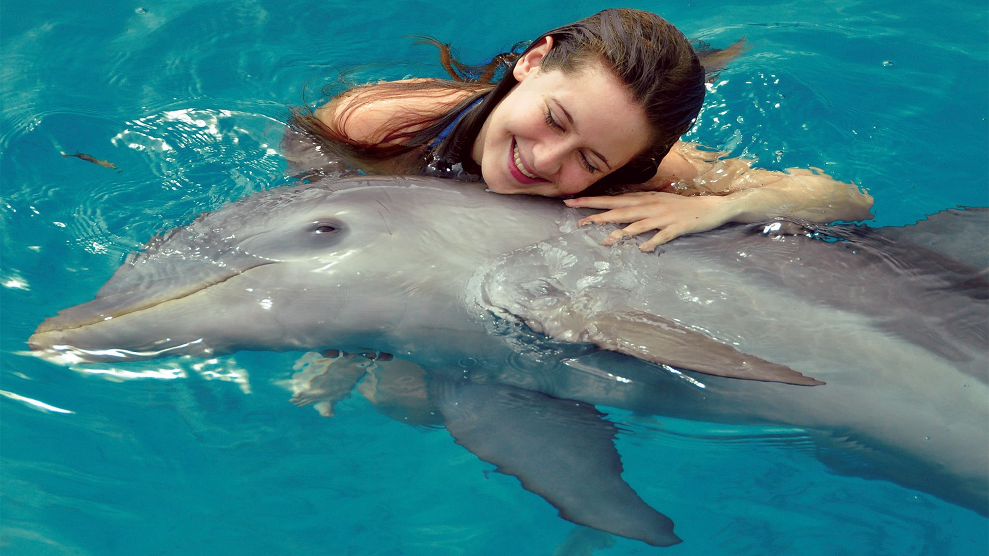 Женщина и Дельфин