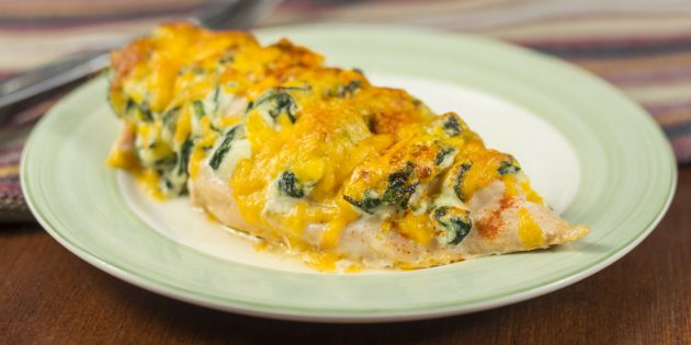 Куриное филе с сыром и шпинатом в духовке Куриное филе с сыром и шпинатом в духовке