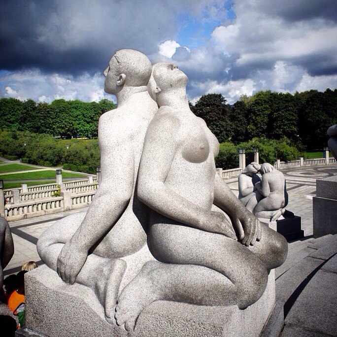 Искусство воплощается в парке обнаженных фигур Осло